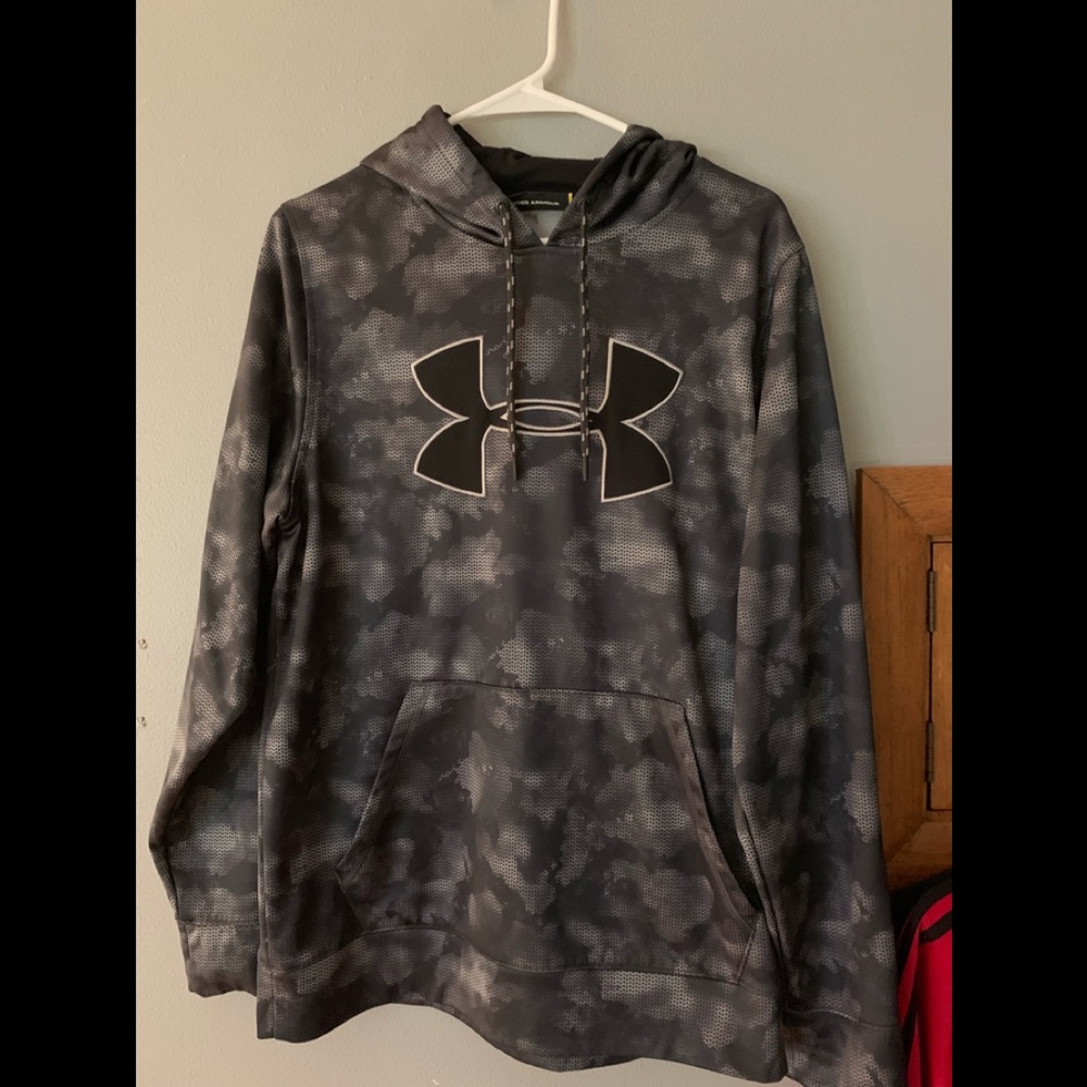 Camo Under Armour hoodie